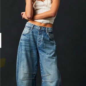 Free People We The Free Good Luck Mid-Rise Barrel Jeans Sz 25
